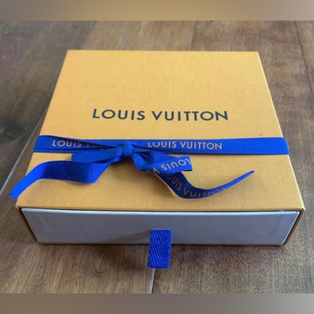 LV Initiales Reversible Belt, size 34” - Picture 2 of 7